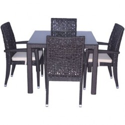 Comedor Cuadrado Silla Con Descansa Brazos H & G Viena G55851W 5 Pzas-Chocolate - Envío Gratuito